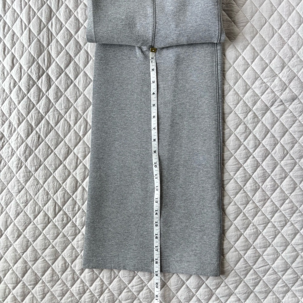 Lululemon Athletica New Form Cropped Pants - Picture 10 of 10